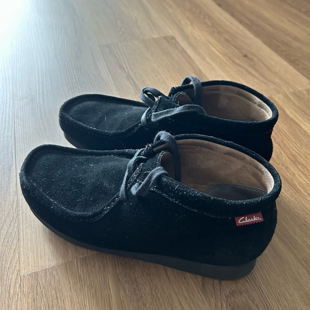 Clarks Black Moccasins